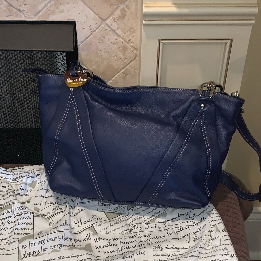 Large blue bag. Barr+Barr..